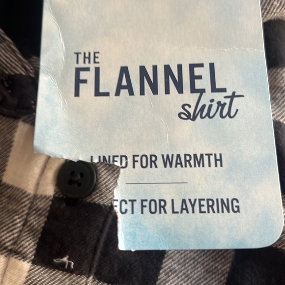 ⭐️HP⭐️Lee Riders Flannel shirt. Lined body. Brushed for softness. Button down. - Picture 3 of 9